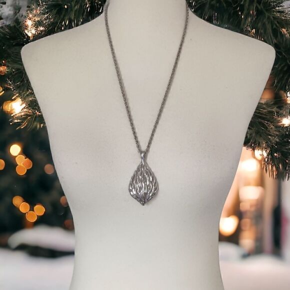 Modernist Necklace Open Work Teardrop Pendant Chunky Silver Tone Diamond Cut - Picture 16 of 16